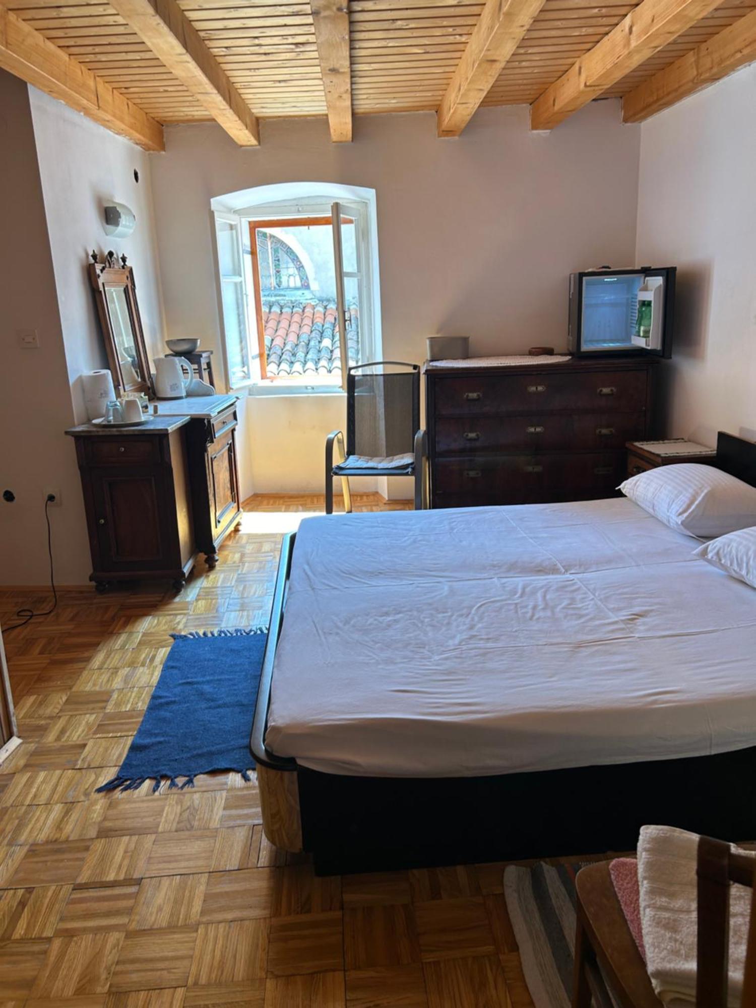 Nice Room - Centar - WiFi Cres Exterior foto